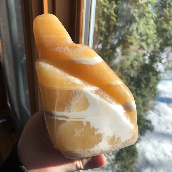 Orange calcite crystal freeform - Picture 5 of 10
